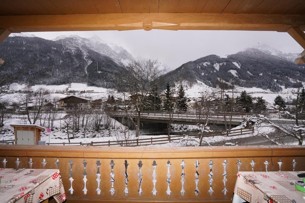Apartamento Haus Ruetzbach Neustift im Stubaital Exterior foto