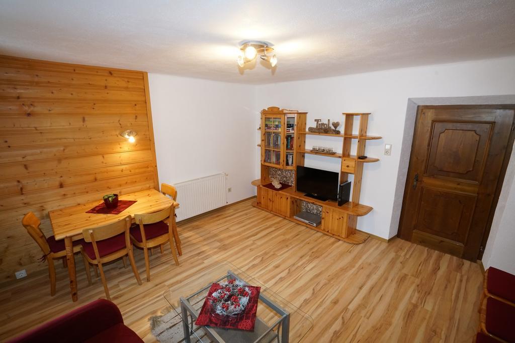 Apartamento Haus Ruetzbach Neustift im Stubaital Exterior foto