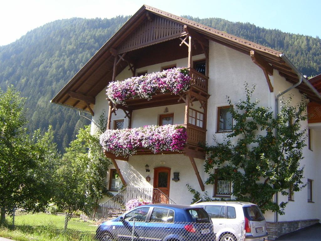 Apartamento Haus Ruetzbach Neustift im Stubaital Exterior foto
