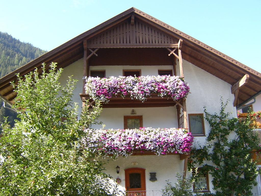 Apartamento Haus Ruetzbach Neustift im Stubaital Habitación foto